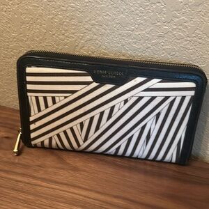 Hendri Bendel Large wallet